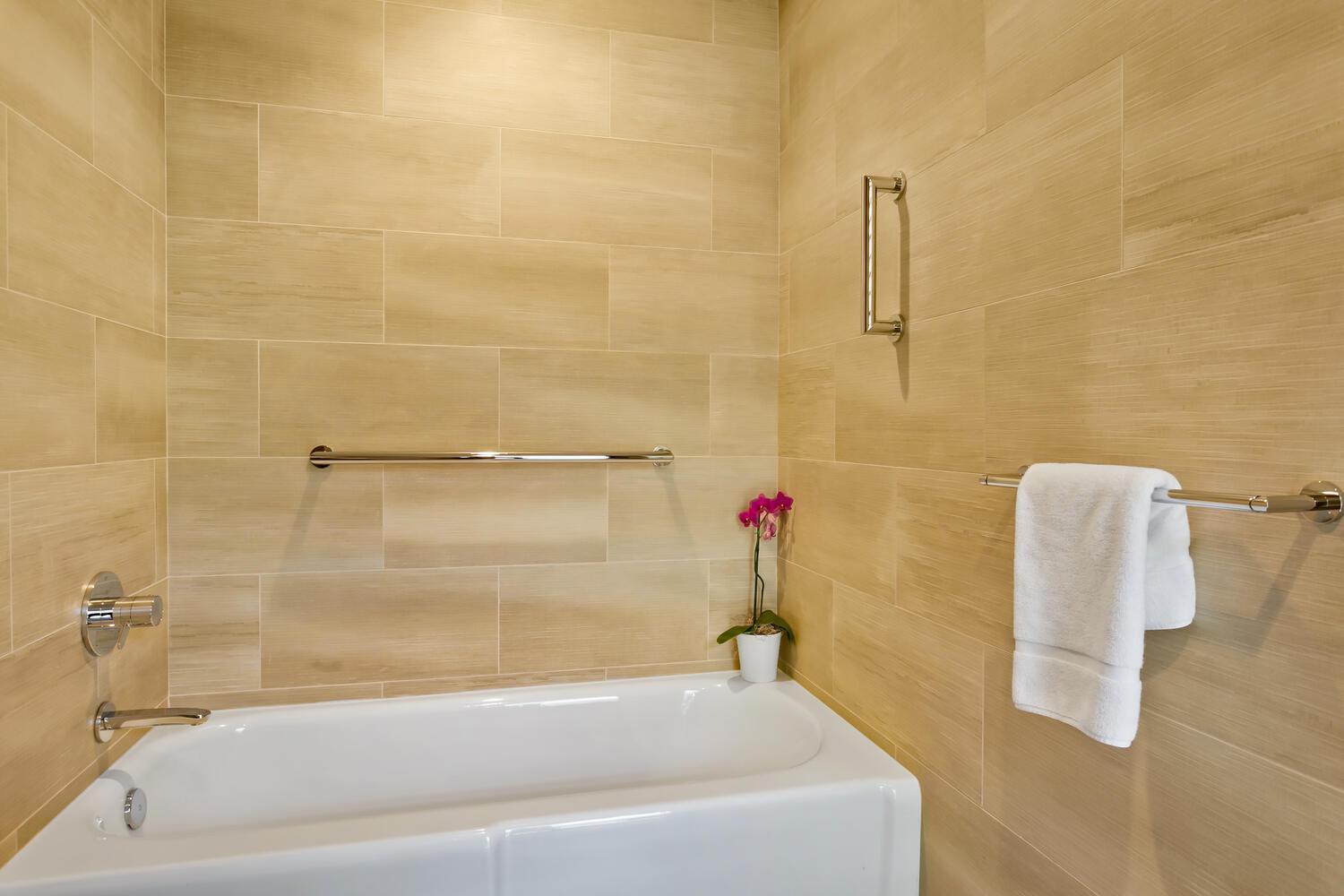 Oceanfront Breezy Corner Unit W Air Conditioning- Alekona Kauai Koloa ภายนอก รูปภาพ